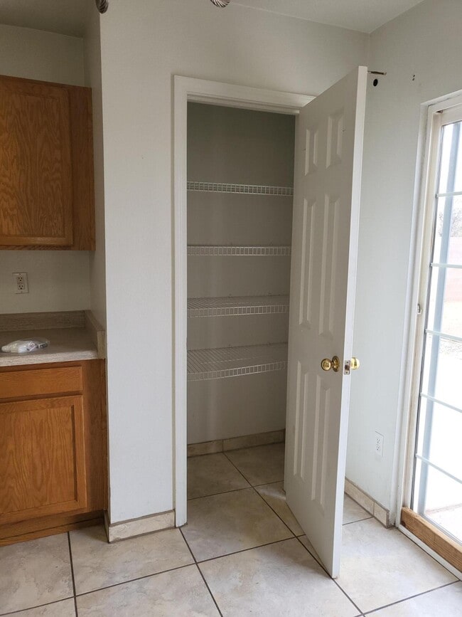 Building Photo - 9367 Vista Clara Loop NW