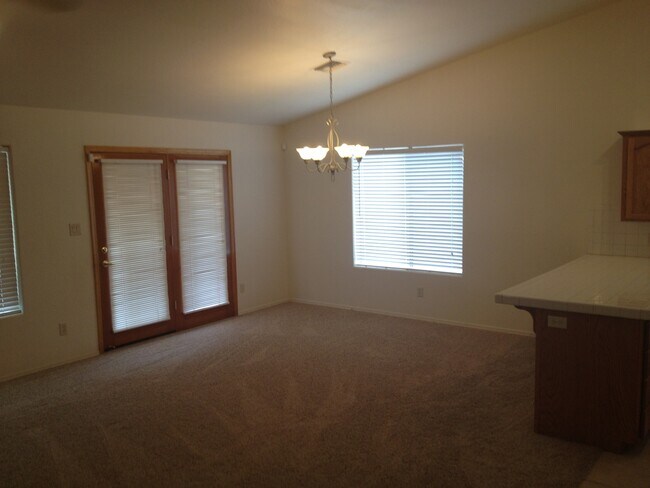 Foto del edificio - 3 Bedroom Barkley Ranch Home for Rent