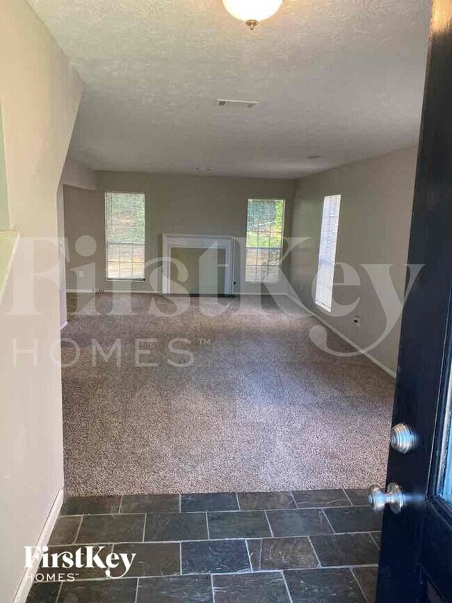 Building Photo - 5040 Leland Dr