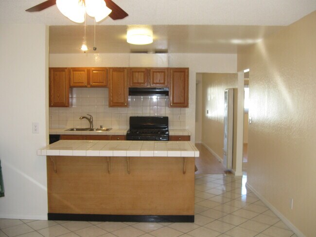 Kitchen - 11243 Western Ave