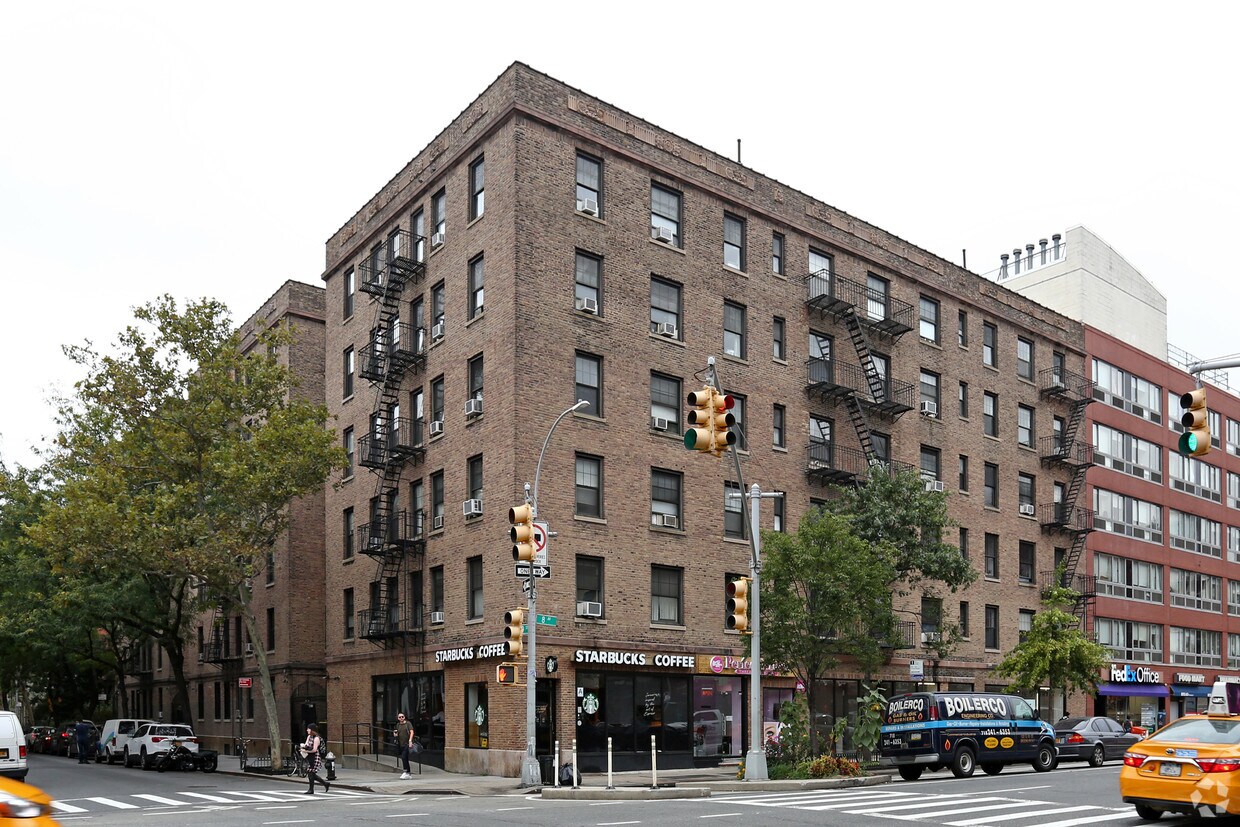 Primary Photo - 181 8th Ave