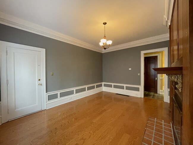 Living Room - 524 W Church St