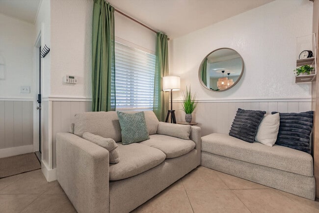 Foto del edificio - 716-720 Southwest 14th Court-SI FL1-ID1475646P