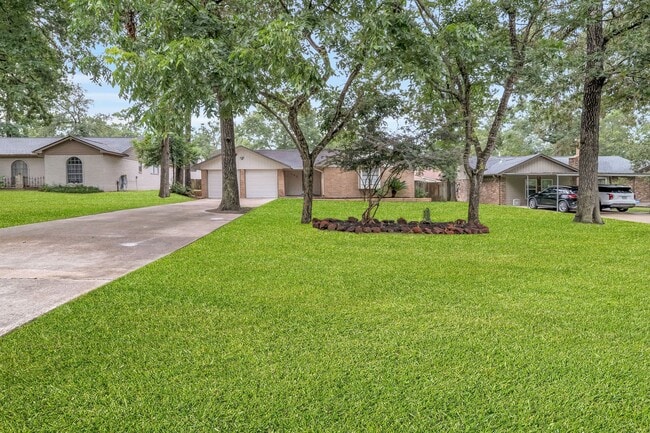 Building Photo - 162 Greenleaf Ln