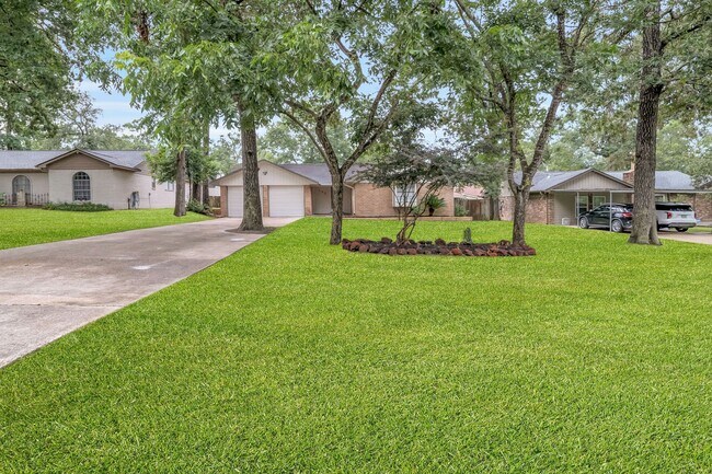 Foto del edificio - 162 Greenleaf Ln