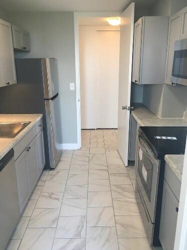 Foto del edificio - 2626 N Lakeview Ave