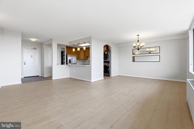 Building Photo - 3705 S George Mason Dr