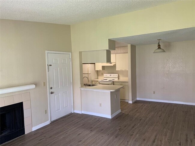 Foto del edificio - 2550 N Alafaya Trail
