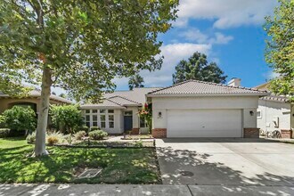 Building Photo - 2932 Prado Ln