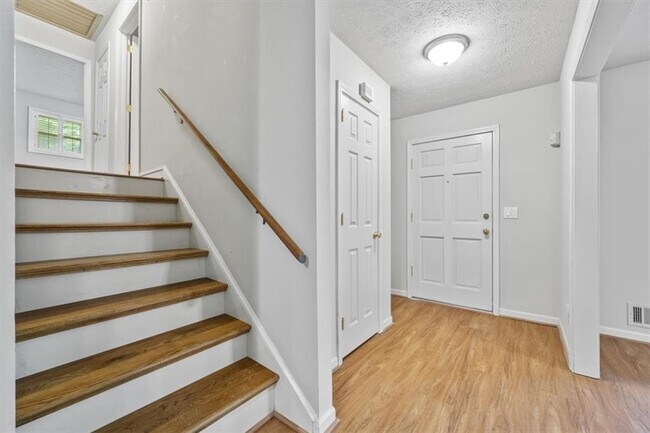 Foto del edificio - 5110 Thistle Rd SE