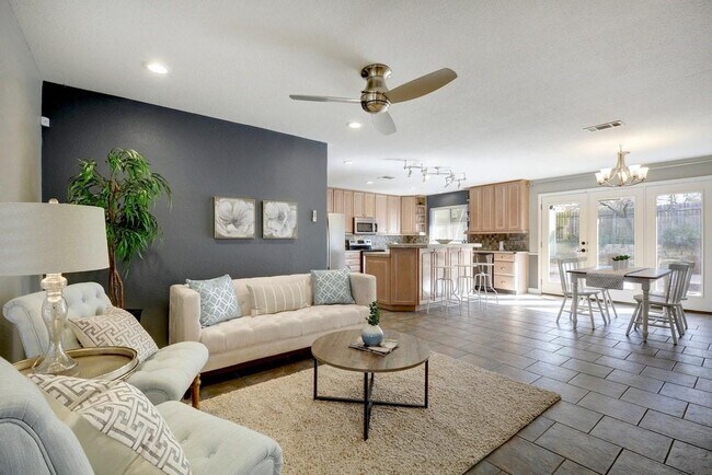 Building Photo - 8401 Stillwood Ln