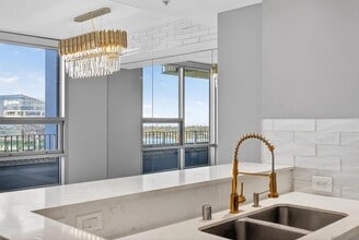 Building Photo - 321 Tenth Ave