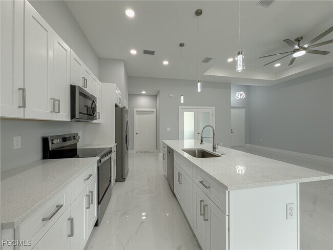 Foto del edificio - 6137 Higgins Ave