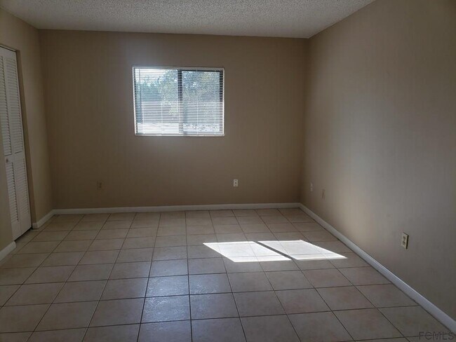Building Photo - 2 Collingwood Ln