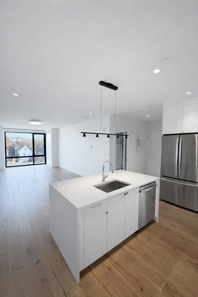Building Photo - 1121 Dorchester Ave