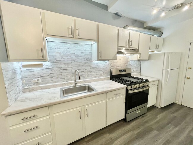 Foto del edificio - Prime North Beach 2Bed/1Bath with City Vie...
