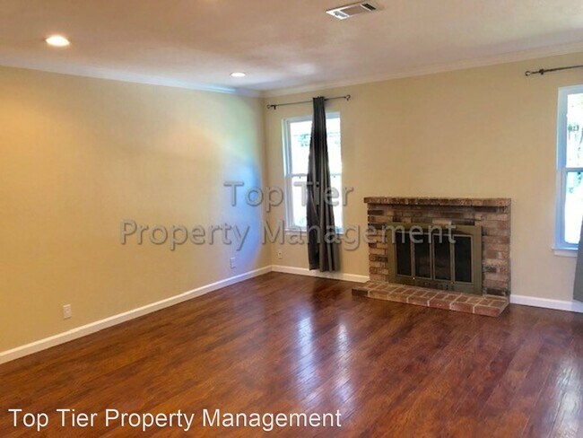 Building Photo - 3 br, 2 bath House - 1804 Elkwood Drive