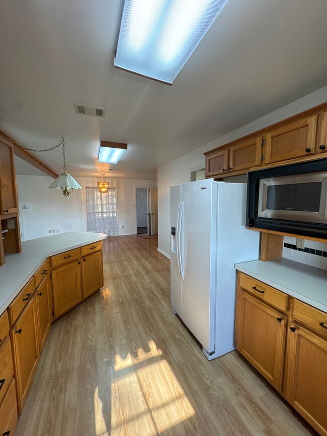 Building Photo - 3606 US-71