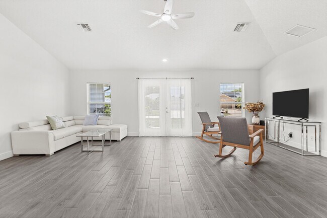 Building Photo - 5797 NW Coosa Dr