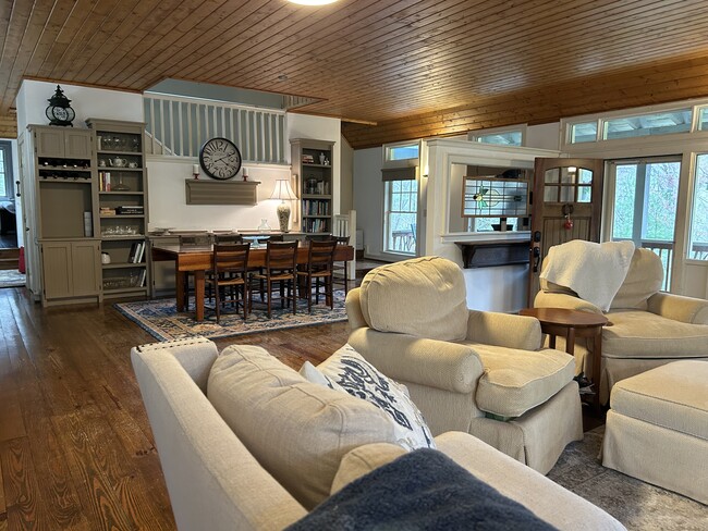 Photo - 626 Sapphire Post Office Rd House