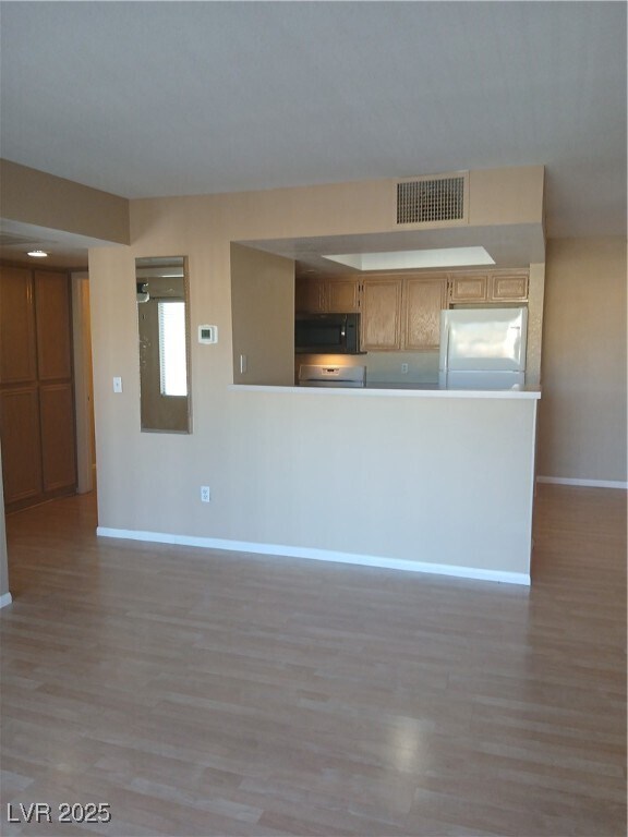 Foto del edificio - 8070 W Russell Rd