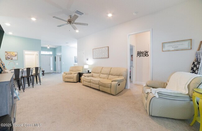 Foto del edificio - 814 Moment St