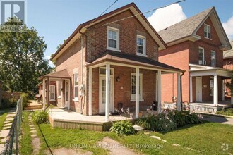 Building Photo - 207 Perry St