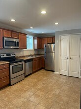 Building Photo - 1611 S Main St