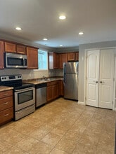 Building Photo - 1611 S Main St