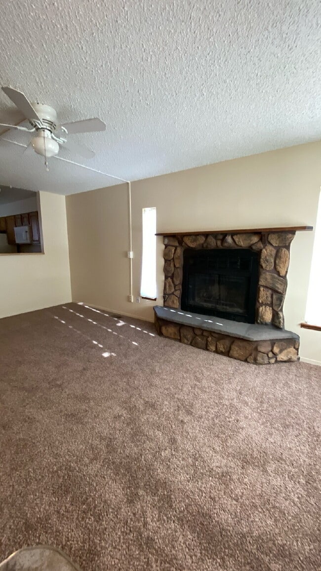 Building Photo - 2 bedroom Mineola A