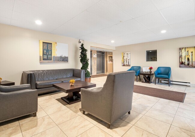 Photo du bâtiment - Marine Court Apartments