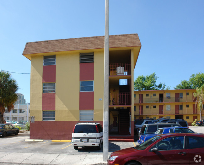 Building Photo - Brickell West Apartments