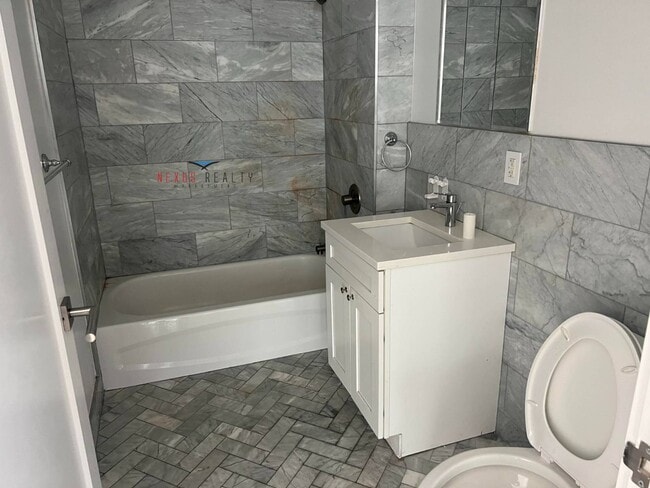 Foto del edificio - 45-11 Broadway