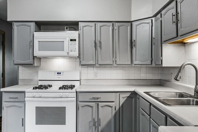 Foto del edificio - Gorgeous 4BR/2BA Home with Finished Lower Level!