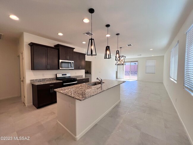 Building Photo - 12522 E Patch Dr