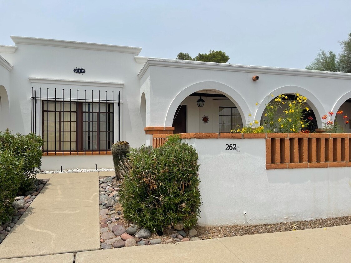 262 S Paseo Quinta, Green Valley, AZ 85614 Townhome Rentals in Green