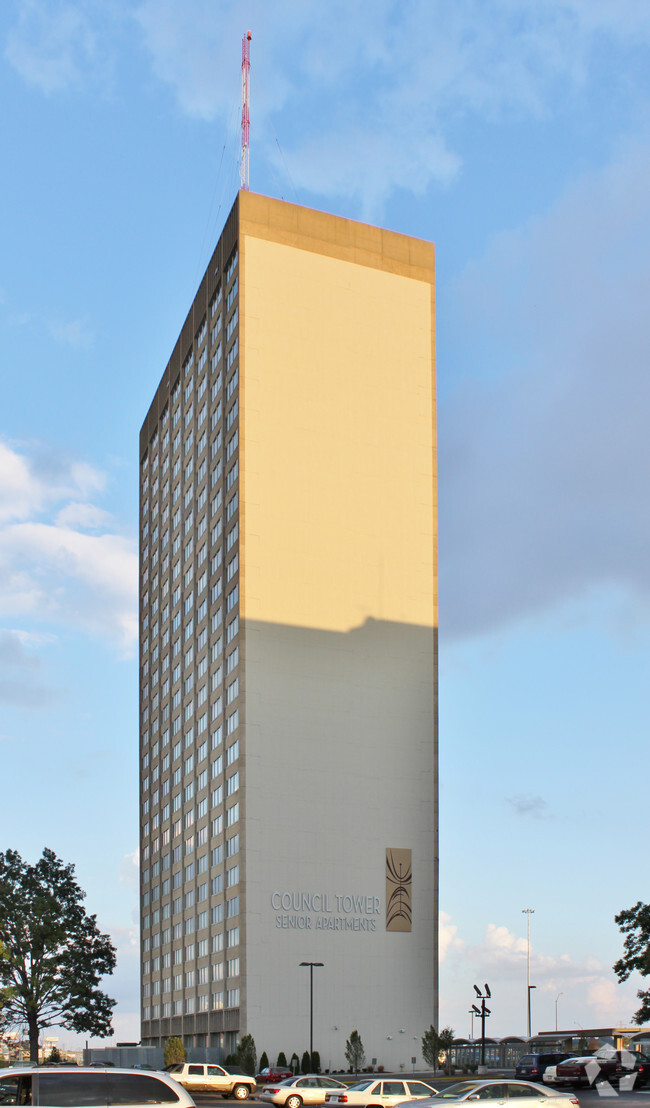 Foto del edificio - Council Tower Senior Living