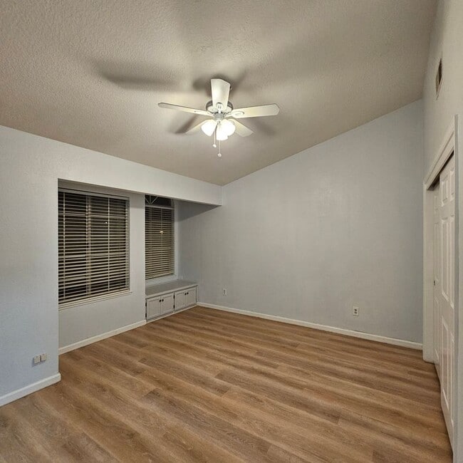 Building Photo - 2525 Travao Ln