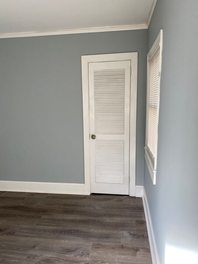 Foto del edificio - 2 Bedroom 1 Bathroom recently renovated ho...