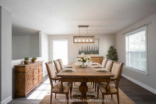 Foto del edificio - "Charming 3-Bedroom Home with 2.5 Baths and 2,125 Sq Ft in Greenfield, IN!"