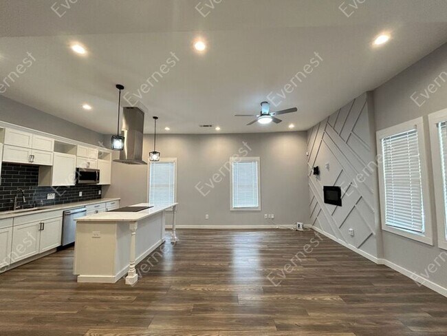 Building Photo - 991 Metropolitan Pkwy SW