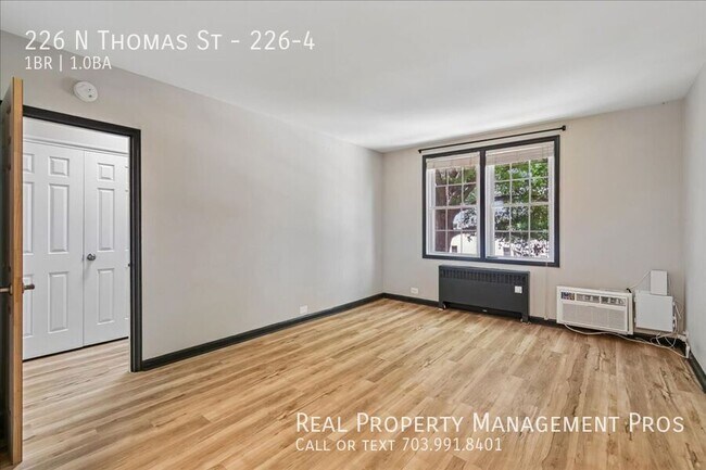Foto del edificio - 226 N Thomas St