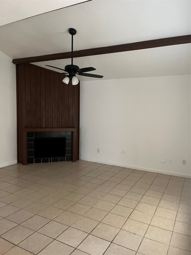 Building Photo - 7709 Rolling Ridge Dr