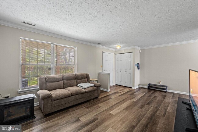 Building Photo - 61 Shetland Cir