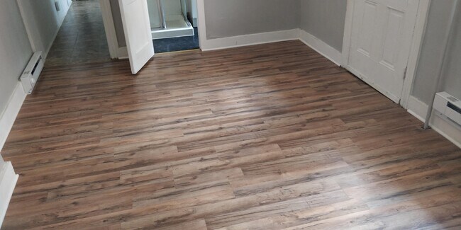 Building Photo - 263 Boas