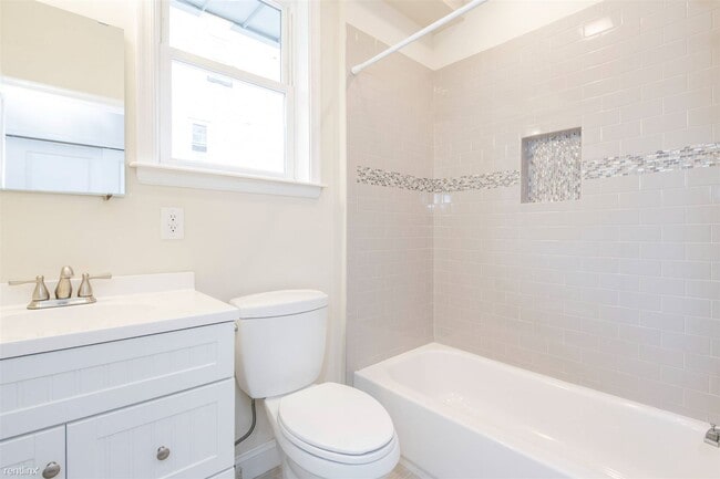 Building Photo - 5 br, 4 bath Duplex - 2114 N 17th St Unit 1