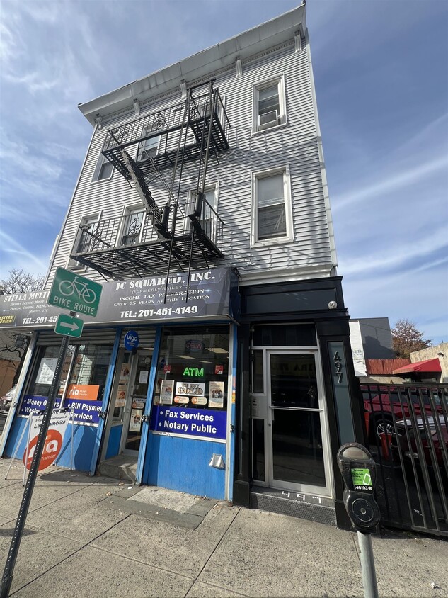 Foto principal - 497 West Side Ave