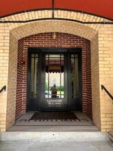 Building Photo - 203 6th Ave E