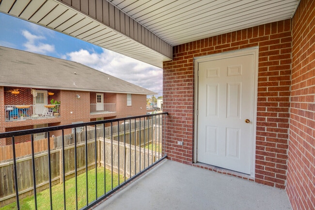 Building Photo - Spurlock North Apartments