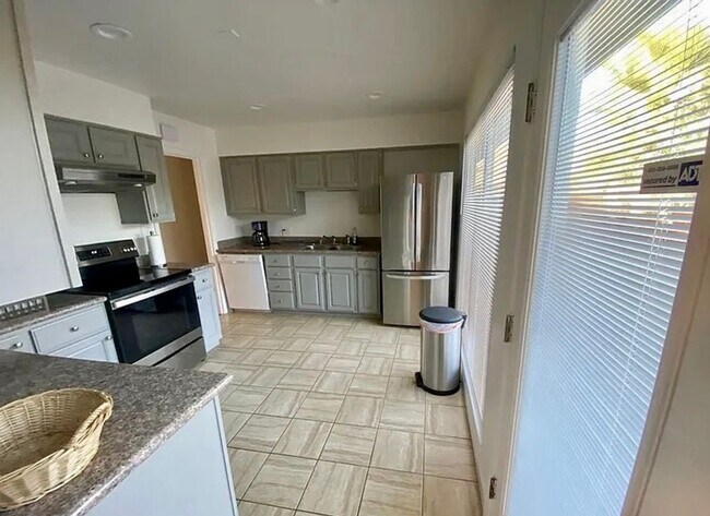 Building Photo - CONCORD - Beatifully updated home with RV parking, private backyard - FURNISHED